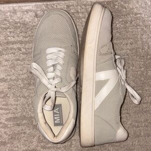 MIA Women’s Casual Light Gray Sneakers
